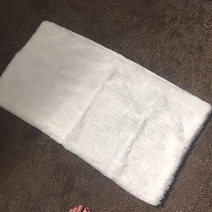 UGG king size long pillow case (1) white